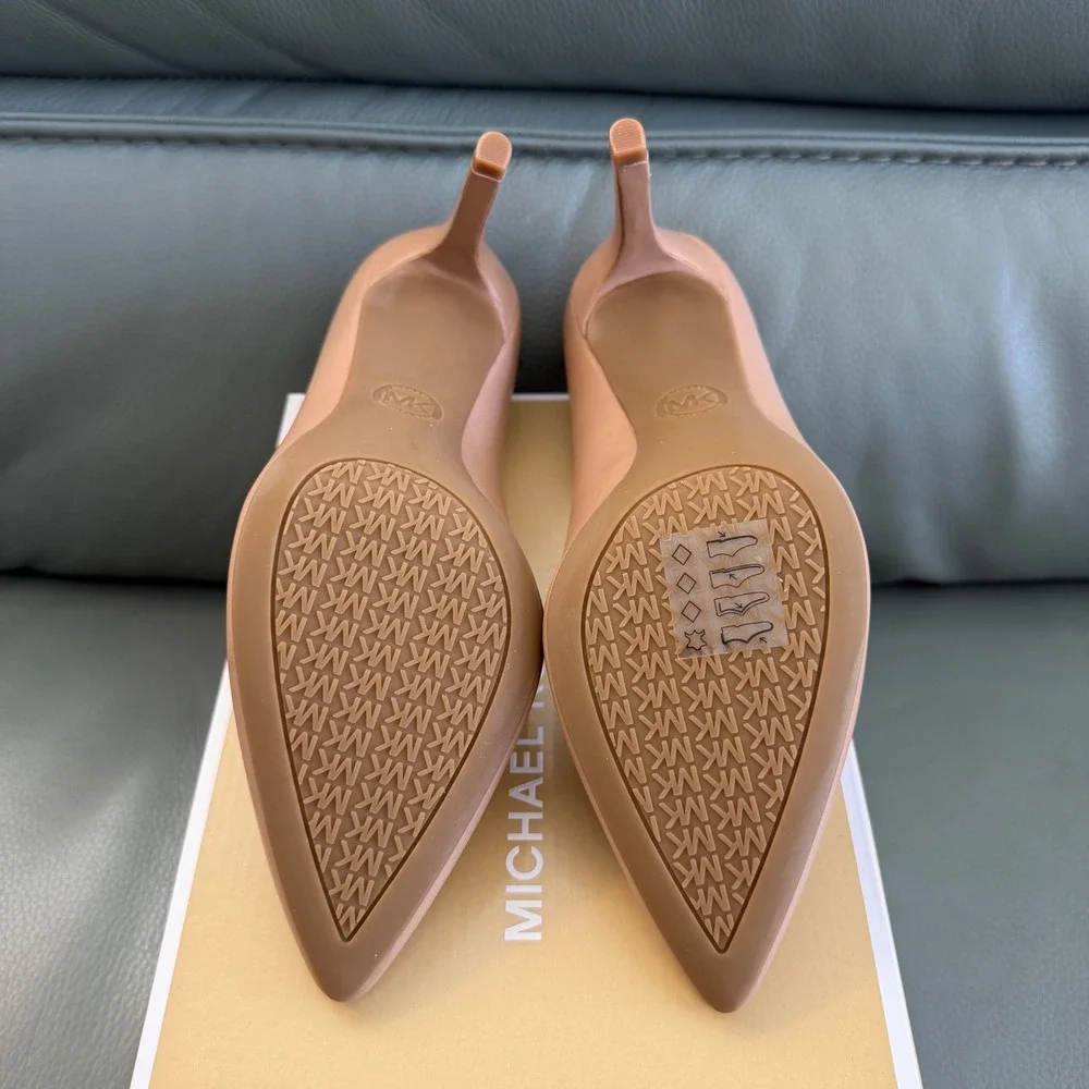 Michael Kors Dorothy Flex Pump Leather Dark Khaki Pointed Toe Heels US 5.5M